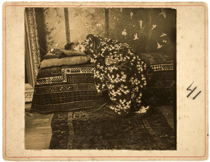 Photograph of girl in a kimono, by George Hendrik Breitner