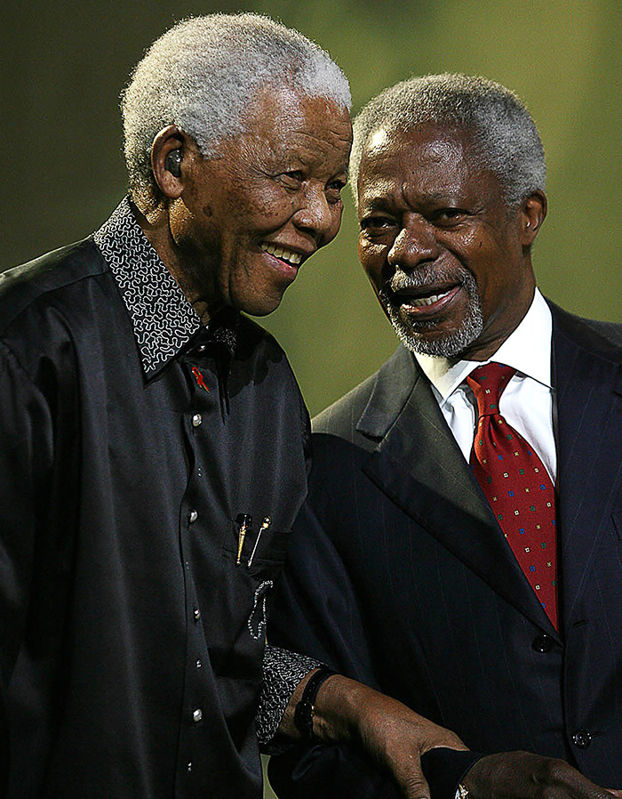 REMOVING EXTRANEOUS WORDING Former United Nations secretary general Kofi Annan (R) talks to Nelson Mandela at the fifth annual Mandela Lecture in Johannesburg, 22 July 2007. Annan delivered the lecture which was launched four years ago by former US president Bill Clinton within the framework of Mandela's 85th birthday celebrations. South Africa's Nobel peace prize laureate, who turned 89 this year, helped launch a new think tank of world statesmen which will strive to resolve global conflict and the world's most pressing issues. AFP PHOTO / STR (Photo credit should read STRINGER/AFP/Getty Images)
