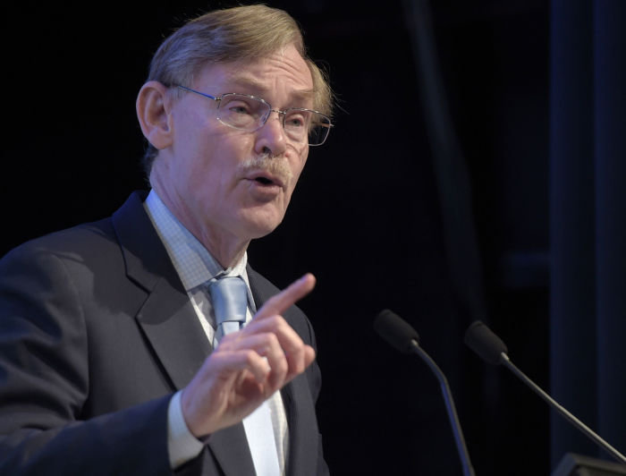 Robert Zoellick, former president of the World Bank Group, delivers a keynote speech at the annual Diggers & Dealers Mining Forum in Kalgoorlie, Australia, on Monday, Aug. 7, 2017. The key for China's economic outlook will be any move toward new reforms after its twice-a-decade leadership reshuffle later this year, Zoellick said. Photographer: Carla Gottgens/Bloomberg