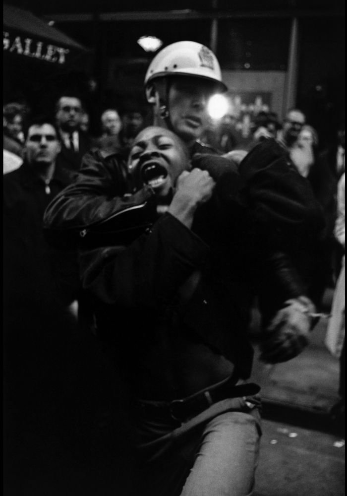 USA. Atlanta, Georgia. Taylor Washington yells as he gets arrested. Winter 1963-1964. Danny Lyon / magnum photos