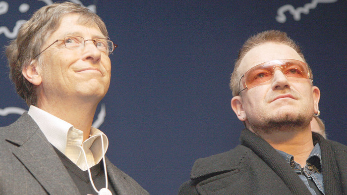 Microsoft founder Bill Gates (L) and Irish rock star Bono (R) attend the press conference &quot;Call to Action on the Millennium Development Goal&quot; at the World Economic Forum in Davos 25 January 2008