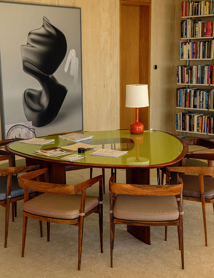 Los Angeles, CA. Joaquin Tenreiro circa 1960 table and chairs in open plan living room featuring “New Aged demanded (irreversible witness) by Jon Rafman (C) Molly Matalon for the FT