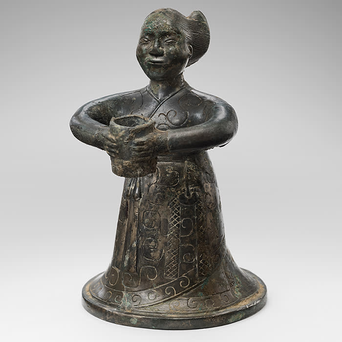 Bronze figure of a lady Warring States period (c475-221BC)