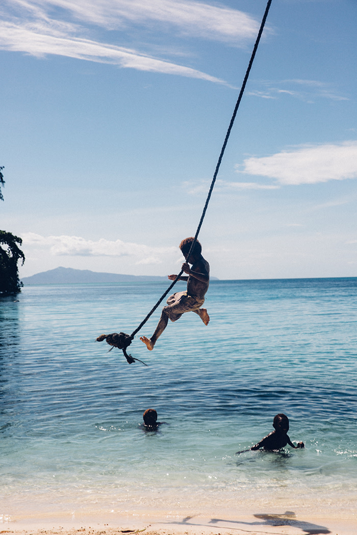 beach swing    Papua New Guinea   credit Sophy Roberts