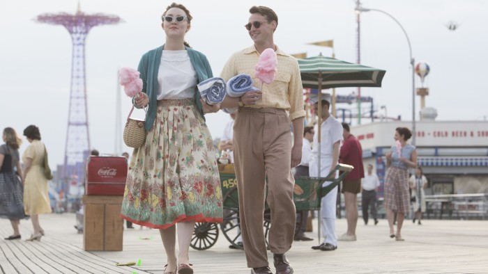 Saoirse Ronan and Emory Cohen in 'Brooklyn'