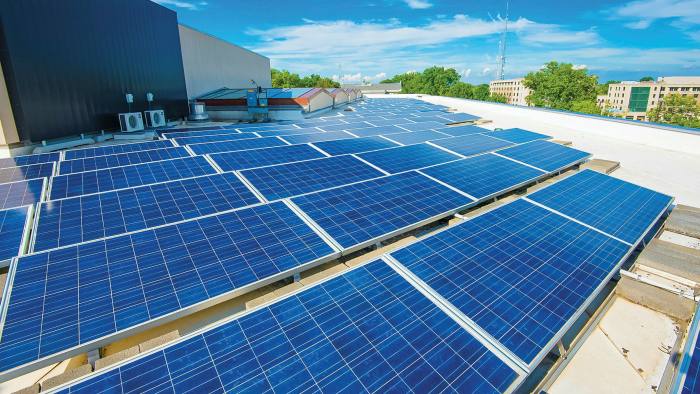  Kogod School of Business in Washington has installed 2,500 solar panels on campus, helping it reach net zero