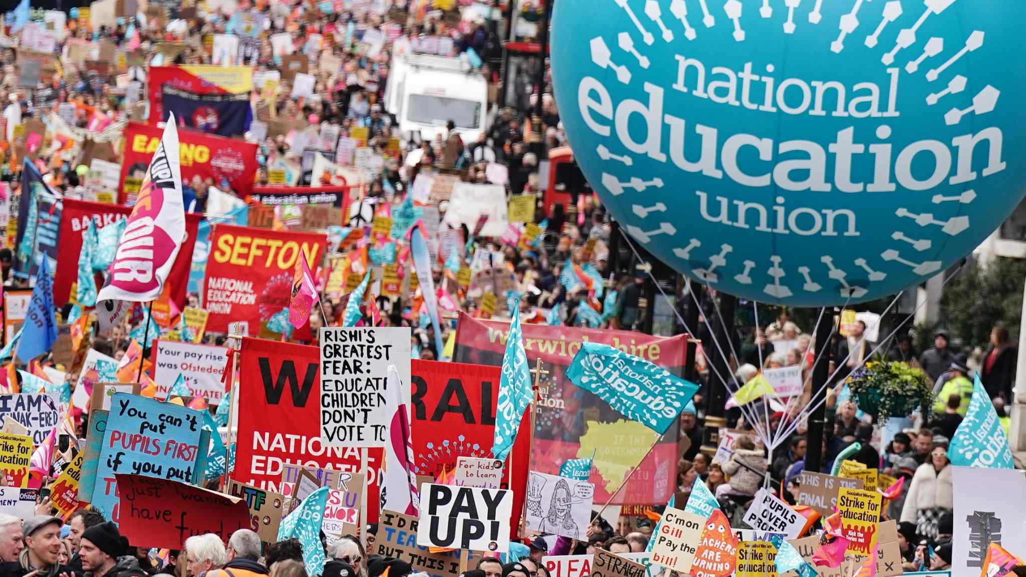 Teaching union urges members to reject UK government’s new pay offer