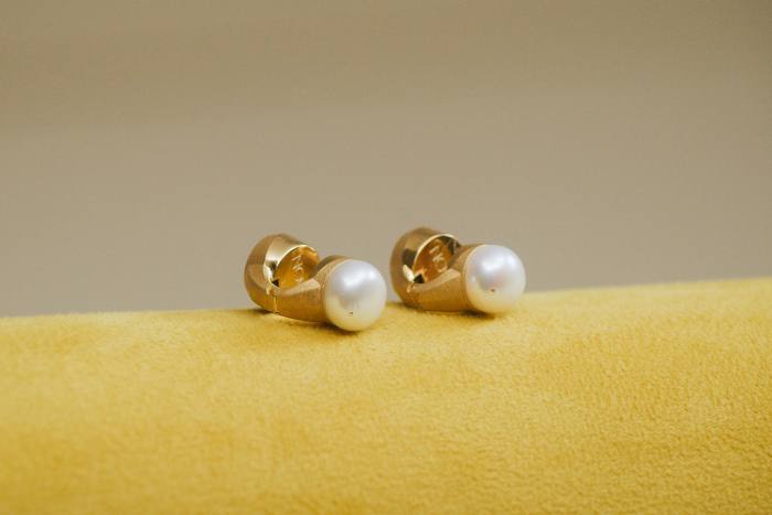 Nova Audio gold-plated pearl earrings, around €500