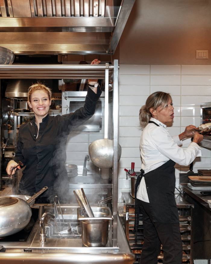 Alice Spognetta and her mother Paola Colucci in the open kitchen of Pianostrada 