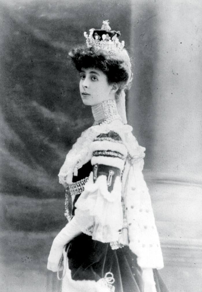 Consuelo Balsan (born Consuelo Vanderbilt 1877-1964) duchess of Marlborough here c. 1900. (Photo by APIC/Getty Images)