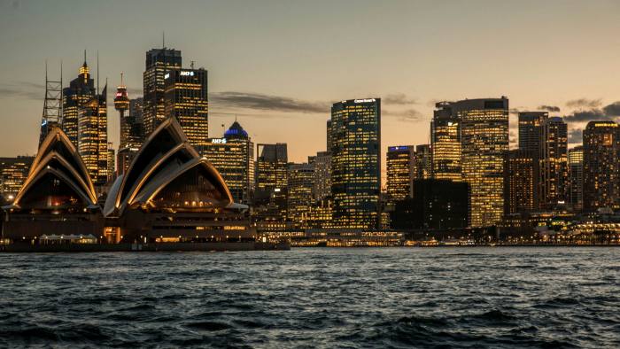 Sydney Opera House and the city’s financial district