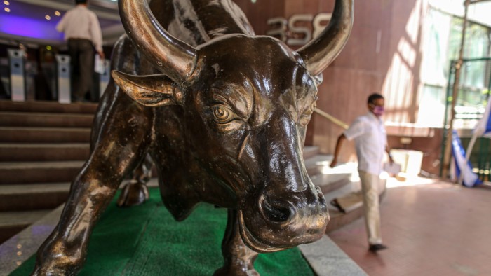 Bronze bull statue at the Bombay Stock Exchange in Mumbai