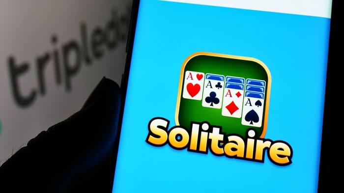 Solitaire game installed on a mobile phone
