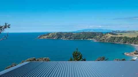 The view of a bay from Onetangi Belle house, New Zealand