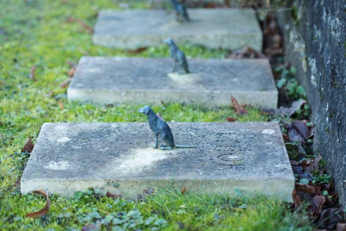 The bronze canines on the graves show how close Givenchy and Giacometti’s relationship was