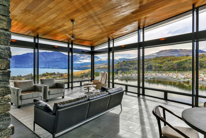 Lake Wakatipu in New Zealand is set in mountains and forests – this house on its shores is on sale for £9,579,124 through Sotheby’s International Re