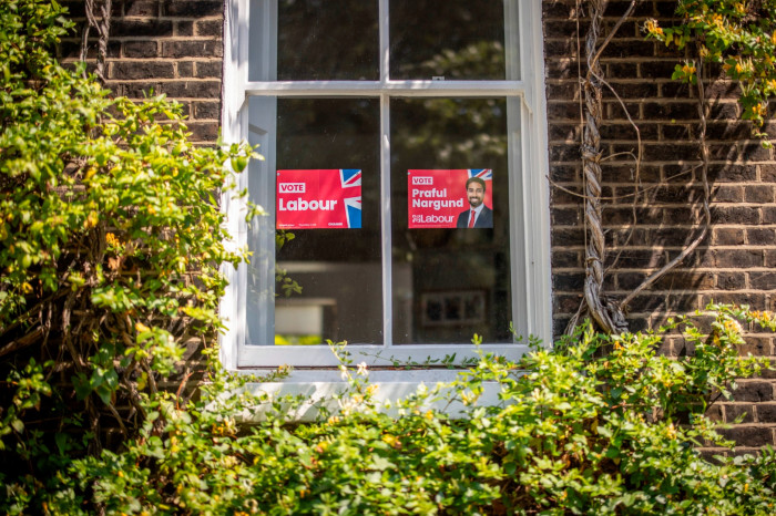 Labour signs in Highbury Place