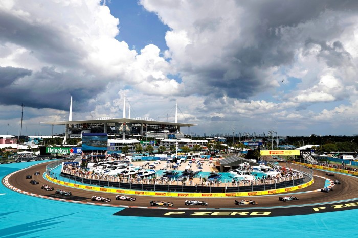 A general view of the start during the F1 Grand Prix of Miami at the Miami International Autodrome