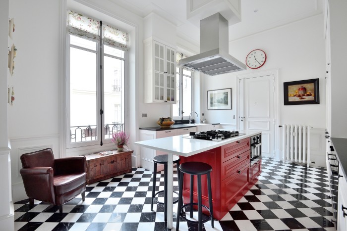 A four-bedroom property to rent by the Seine in the 7th arrondissement, Vingt Paris