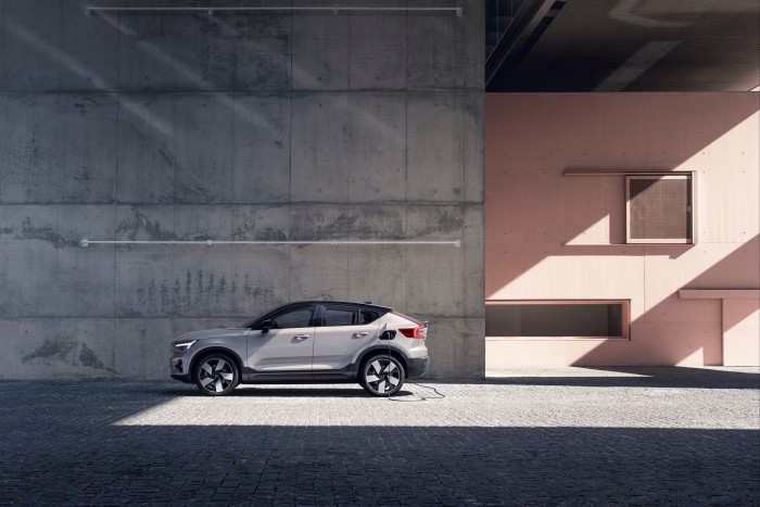 The Volvo C40 Recharge in dawn silver