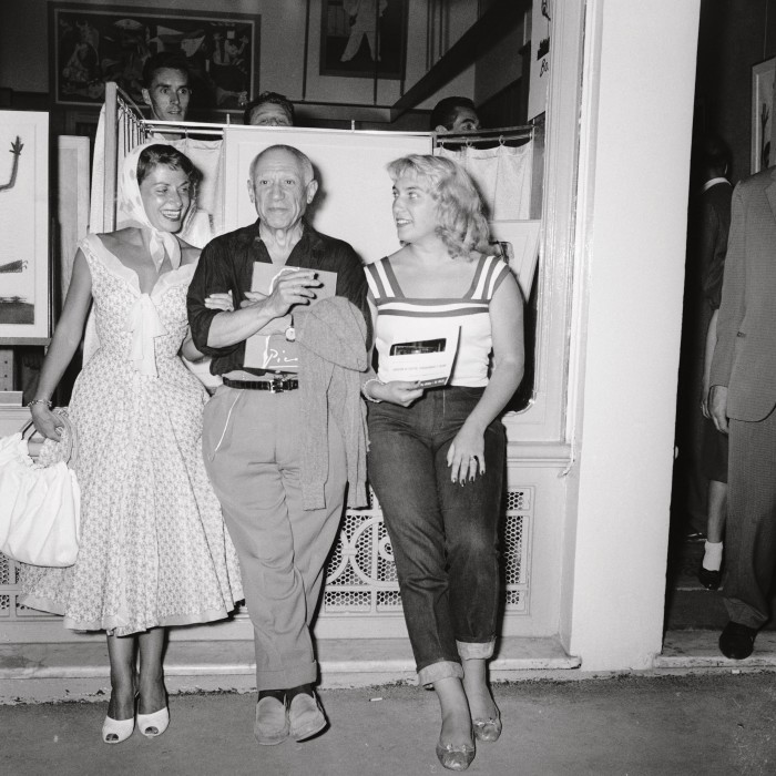 Picasso with his daughter Maya (on right) and French actress Vera Clouzot (left) in Cannes, 1955