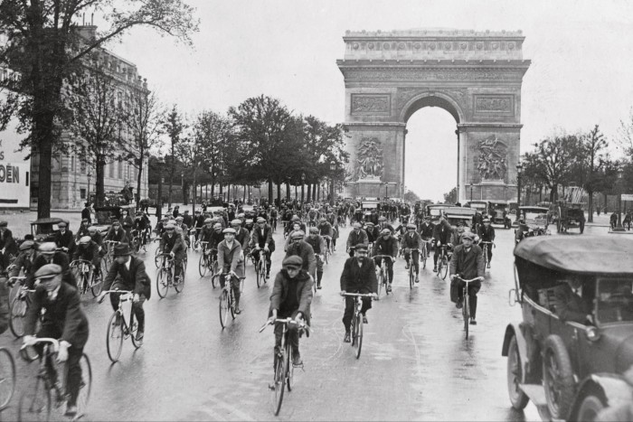 Cyclists prepare for the Tour de France, 1926