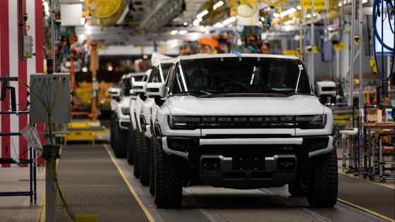 General Motors announces $10bn share buyback and boosts dividend by 33%