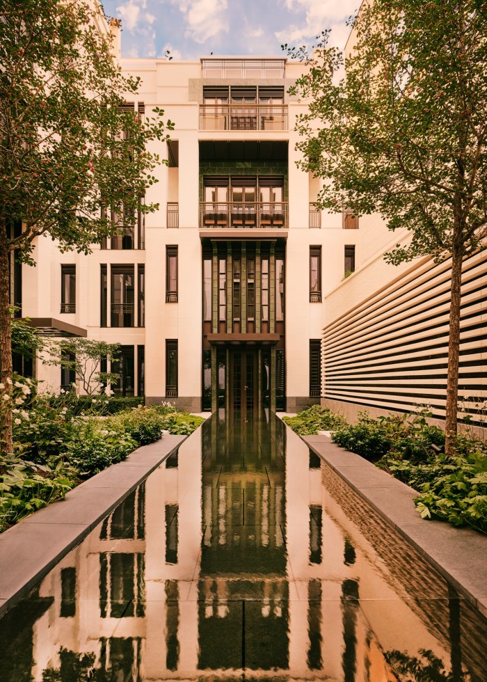 The residents’ private courtyard at 60 Curzon