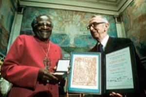 Tutu receiving the 1984 Nobel peace prize from committee chairman Egil Aarvik 