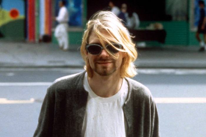 Kurt Cobain is a grunge god with a golden barnett, 1993