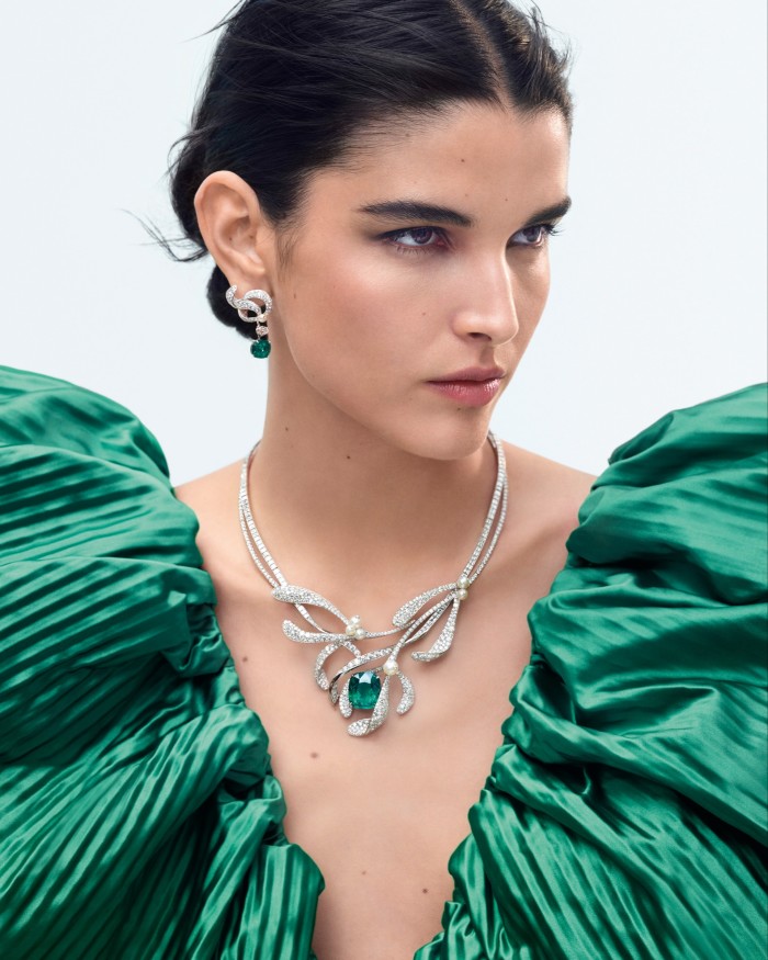 Chaumet platinum, white-gold, diamond, emerald and pearl Gui necklace and matching earrings, both POA
