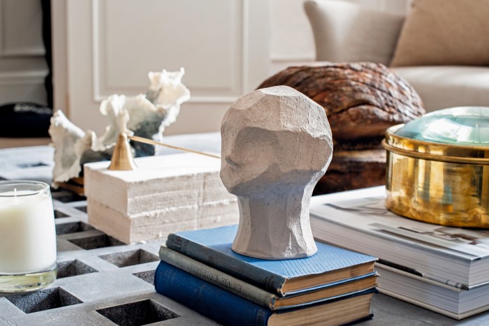 A sculpted head, Ollie Mud, by Cooee Design in collaboration with Kristiina Haataja