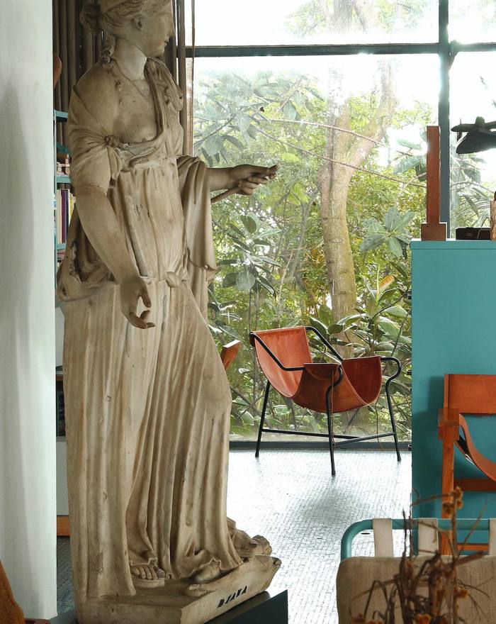 1948 Três Pés armchair by Lino Bo Bardi reissued by Etel and included by Roksanda Ilincic in her first residential project