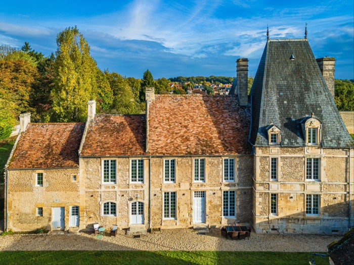 A four-bedroom, four-bathroom house dating back to the 16th century