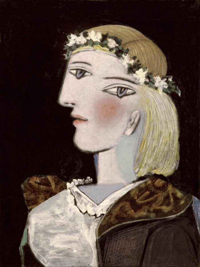Marie-Thérèse Avec Une Guirlande (1937)