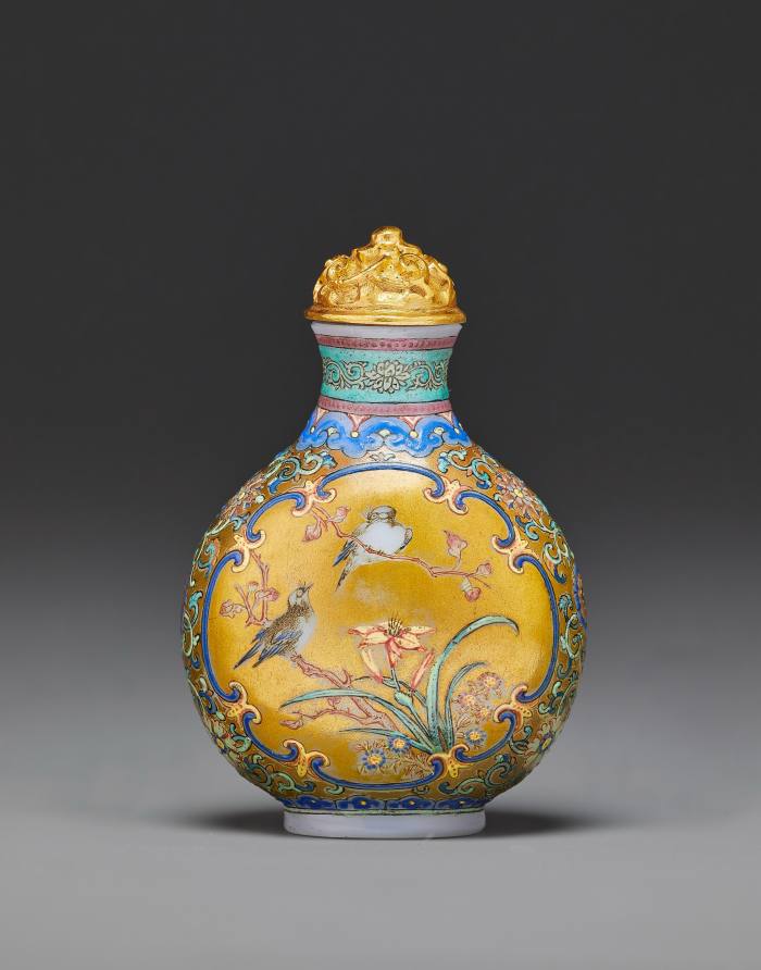 A very rare enamelled glass snuff bottle from the imperial workshop of the 18th-century emperor Qianlong (estimate €360,000-€530,000) 