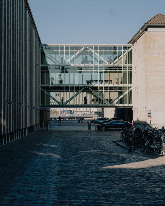 Glass walkways connecting two buildings in Copenhagen’s Ministry of Foreign Affairs