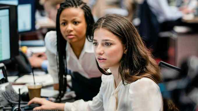 In the BBC/HBO series ‘Industry’, Harper [Myha’la Herrold] and Yasmin [Marisa Abela] are new trainees at investment bank Pierpoint, who are nominally on the same team, but compete ruthlessly against each other