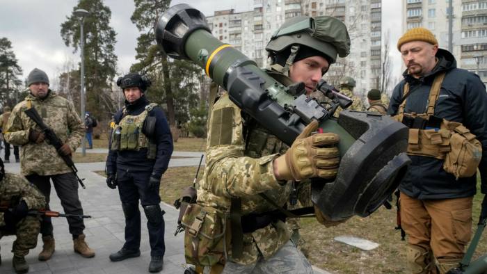 Ukrainian territorial defence forces with an anti-tank weapon  in the outskirts of Kyiv