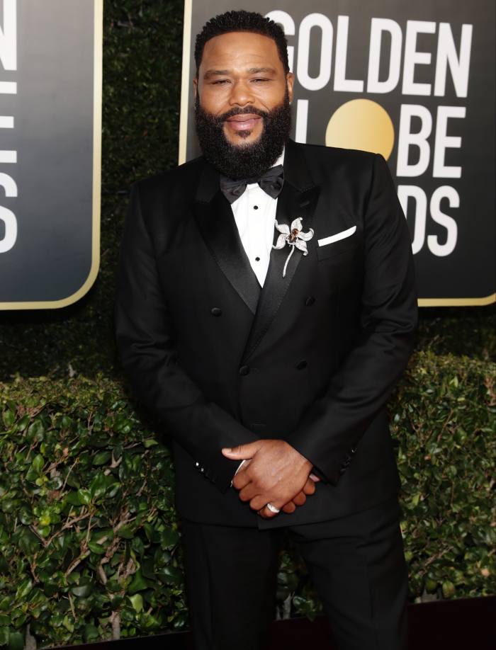 Anthony Anderson with a Chopard brooch at the 2021 Golden Globes