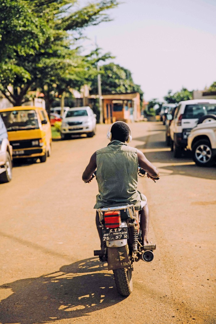 Motorbiking around São Tomé