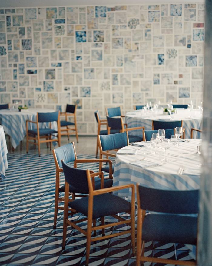 The dining room in Gio Ponti Restaurant at the Parco dei Principi hotel