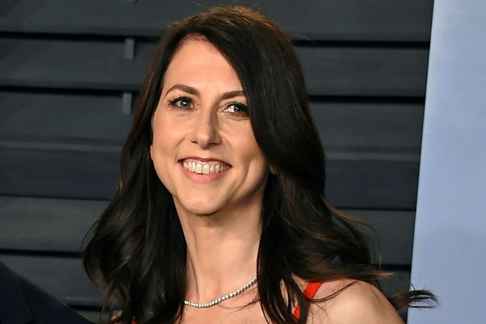 Then-MacKenzie Bezos smiles as she arrives at the Vanity Fair Oscar Party in 2018