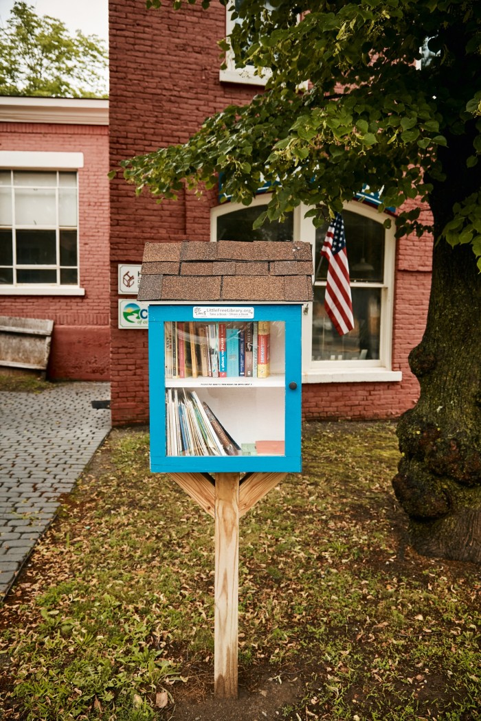 A pop-up free library in the centre of Hudson