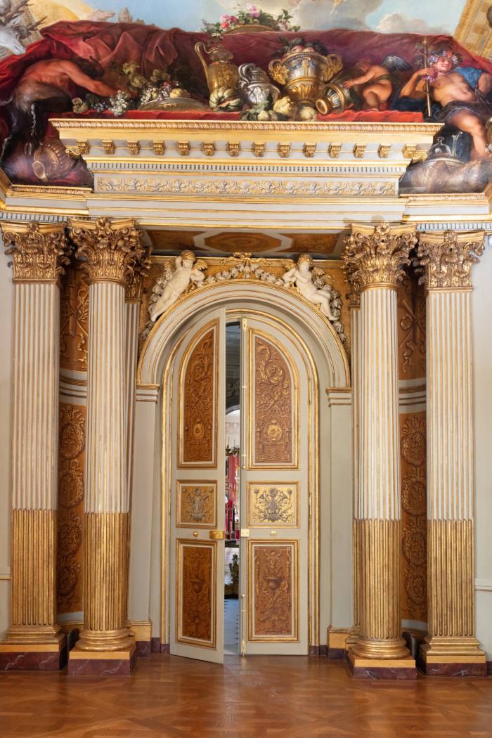 The entrance way to the Galerie d’Hercule