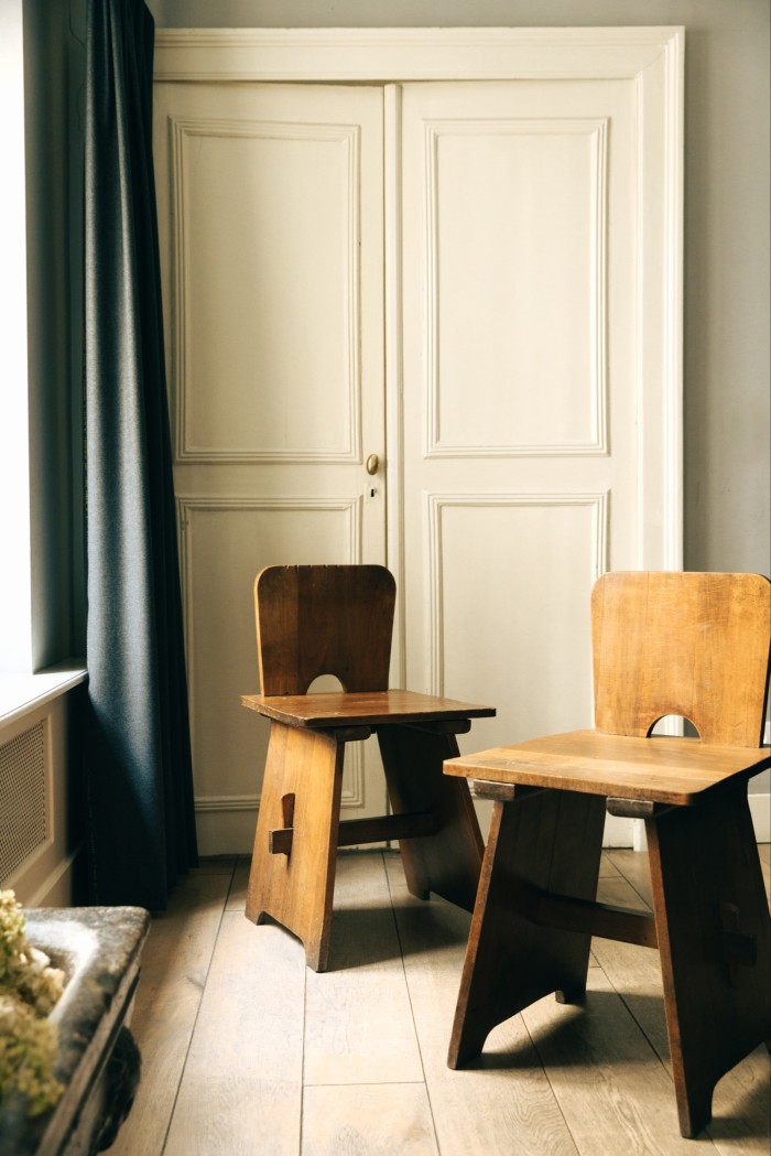 Pierre Mahéo’s 1960s oak chairs by Art Populaire