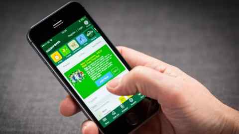 M9HR2X Paddy Power betting app on an iPhone