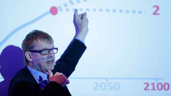 OXFORD, ENGLAND - JULY 12:  Hans Rosling, Statistician &amp; Founder of Gapminder speaks about the impact of growing global population on resources at the ReSource 2012 conference on July 12, 2012 in Oxford, England. ReSource 2012 is a 2 day ground-breaking forum on resource scarcity and volatility, dedicated to engaging the financial and business community on the issues of food, water, energy supply and global growth. (Photo by Matthew Lloyd/Getty Images for ReSource 2012)