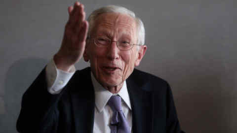 Stanley Fischer, vice chairman of the U.S. Federal Reserve, gestures while speaking during the Bank of England's &quot;Independence - 20 Years On&quot; conference at Fishmongers' Hall in the City of London, U.K., on Thursday, Sept. 28, 2017. The conference marks two decades of independence from the government. Photographer: Simon Dawson/Bloomberg
