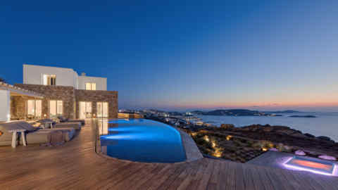 https://www.beauchamp.com/villa-rent-villa-satori-myr0352  Villa Satori, Mykonos, Greece